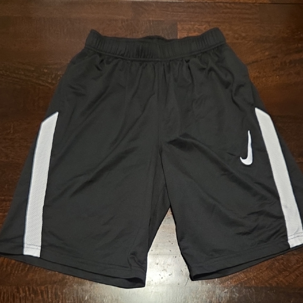 Nike BOYS Shirts XL
